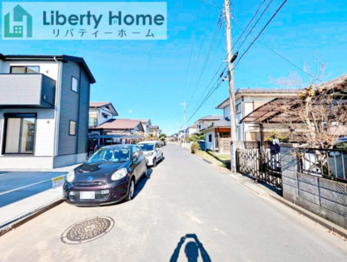 水戸市平須町13期　新築戸建の前面道路含む現地写真