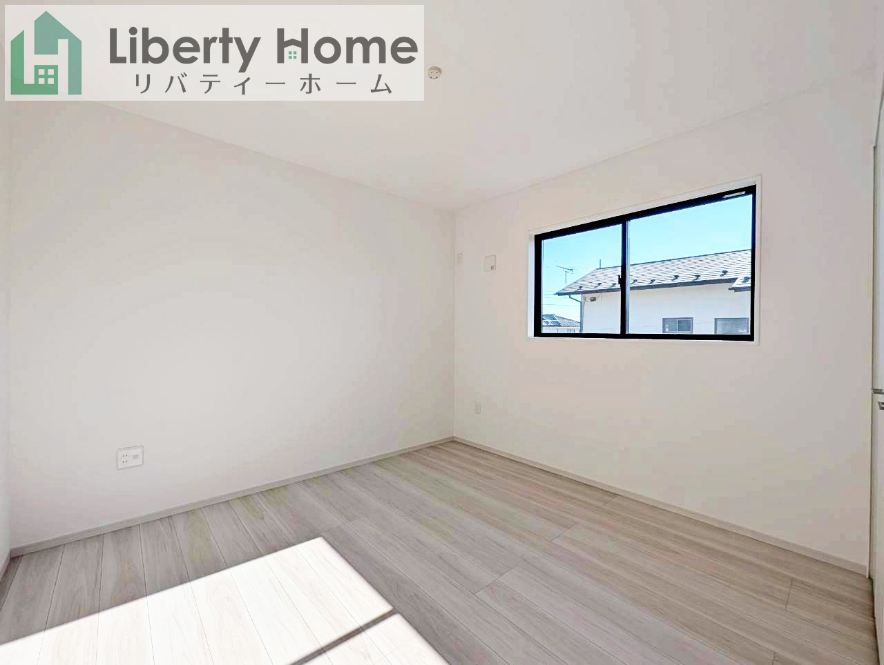 水戸市平須町13期　新築戸建の洋室