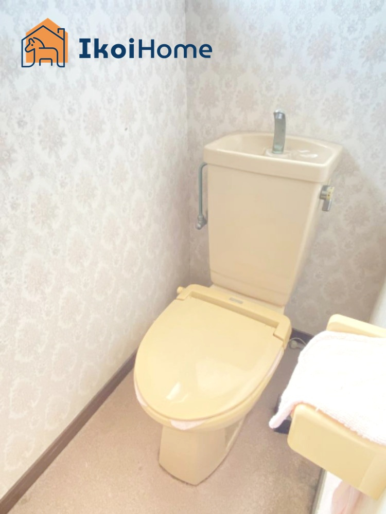 神戸市西区糀台2丁目　中古戸建のトイレ|●年中無休：当日予約可●トイレが2か所あるので夜中も楽ちん。朝方のトイレ渋滞もなくなります。