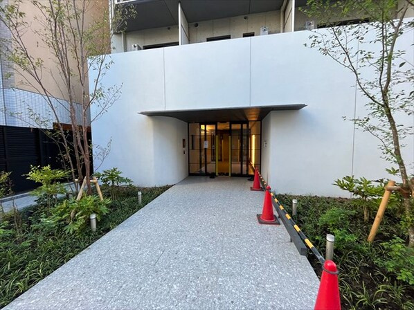 ワンルーフレジデンス新御徒町のエントランス