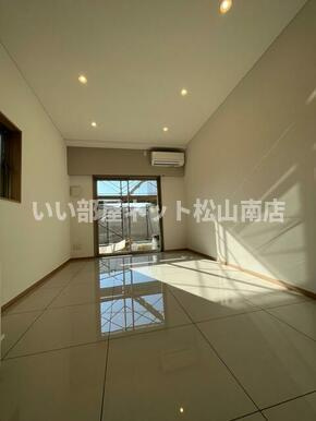 【居間・リビング】 | αプレミアム松末