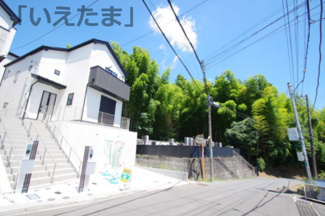 【前面道路含む現地写真】