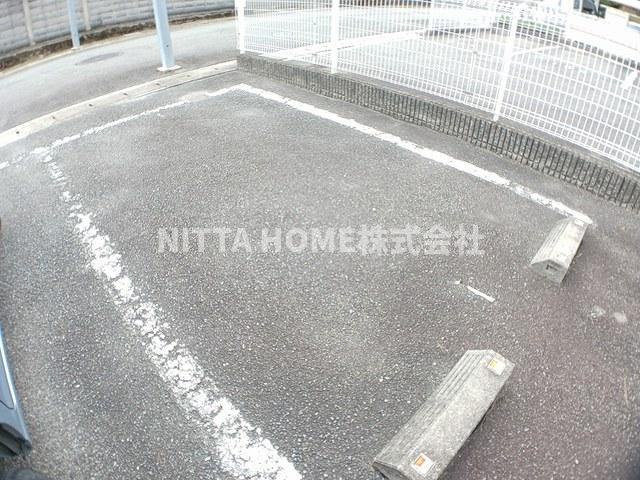 アメニティカスガⅡの駐車場|敷地内駐車場になります＊