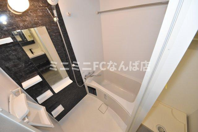 セレニテ日本橋エクラの浴室