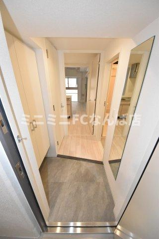 セレニテ日本橋エクラの玄関