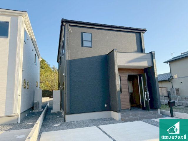 福知山市長田　第7期　新築一戸建てのトイレ|シンプルなトイレは落ち着く空間！お手入れも簡単です！