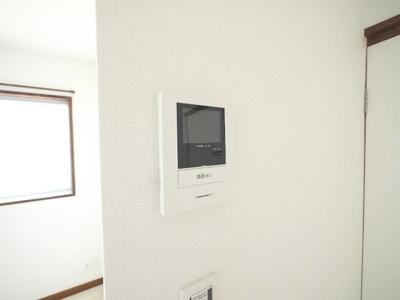 【セキュリティ】 | アテナビル | 来訪者の確認のできるモニタ付インターホン