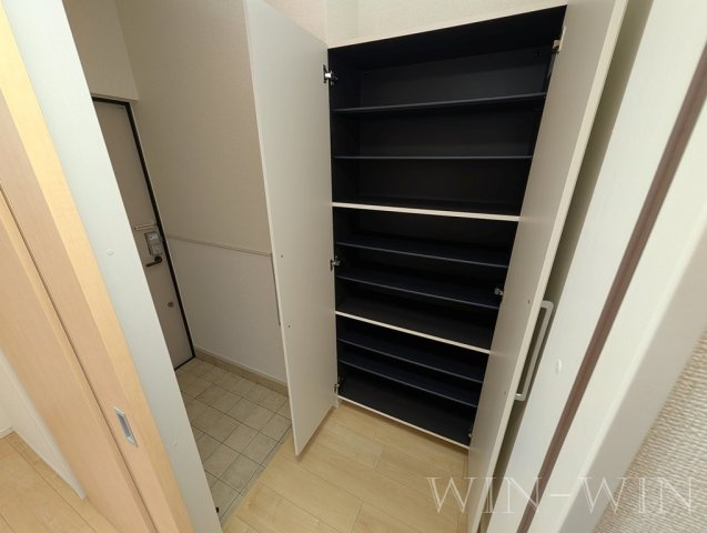 グランディール Nの玄関