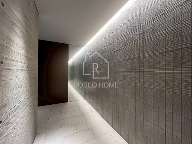 トローブタニマチのロビー