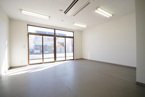 ベ・バーゲンハイム城東115の居間・リビング