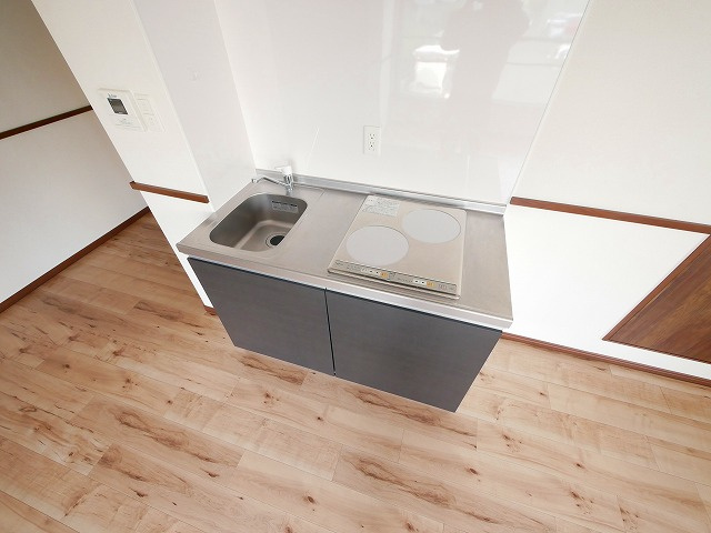 エールビルのキッチン|コンパクトなキッチンで掃除もラクラク