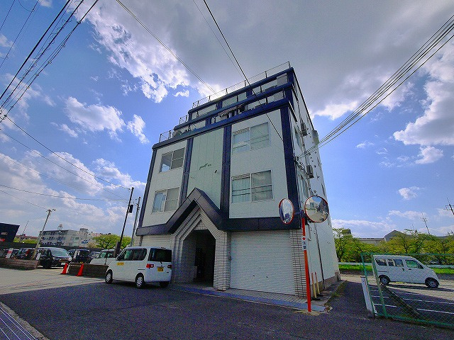 エールビルの外観|外観は落ち着いています