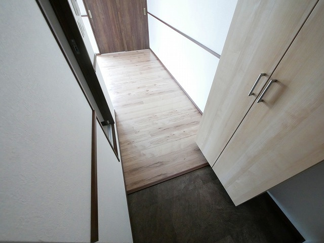 エールビルの玄関