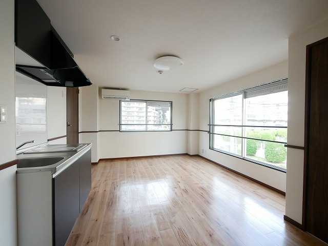 エールビルの居間・リビング|こちらの居間で趣味の時間をお楽しみください