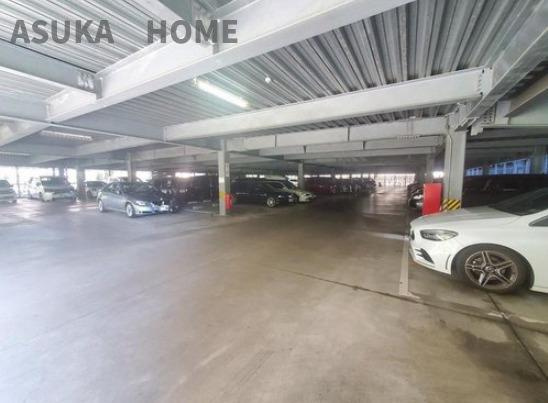 ベイステージ横浜432の駐車場|1台専用使用権付のマンションなのでお車がある方も安心です。