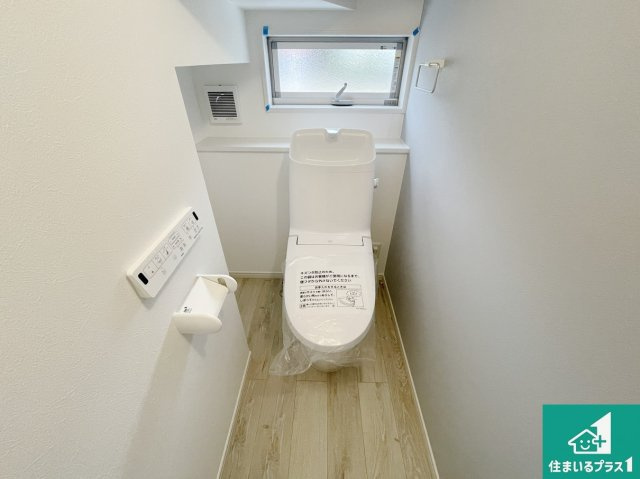 桜井市粟殿　新築一戸建てのトイレ|1・2階の2ヶ所にあるので、朝の忙しい時間の順番待ちもなく、深夜の利用にも大変便利です。