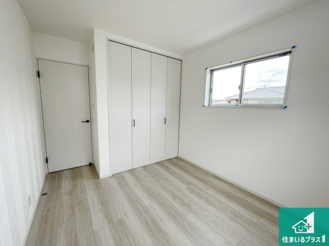 桜井市粟殿　新築一戸建ての洋室|シンプルな洋室は、自分好みのインテリアが楽しめます♪ご家族とインテリアや家具を選びに行くのは新築購入時の醍醐味の一つです。ぜひお楽しみください♪