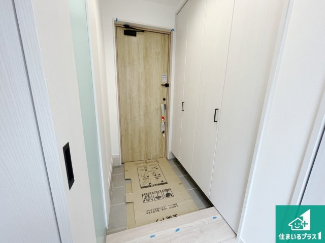 桜井市粟殿　新築一戸建ての玄関|シューズボックスにはたくさんの靴が収納できるので玄関周りはいつもスッキリ！ご家族が増えても安心！