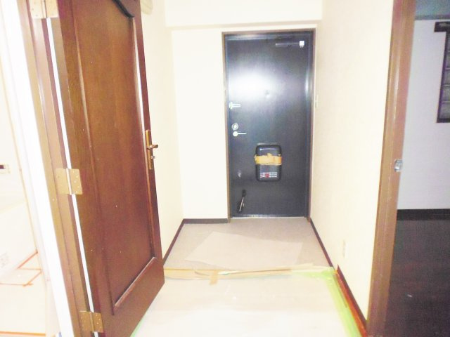 ハイツゴールドの玄関