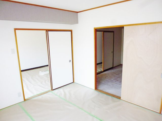 ハイツゴールドの和室