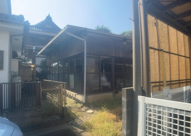 【外観】 | 家を建てる前提で土地を探している場合、地盤の丈夫さは譲れない条件の一つです。地盤が脆弱だと追加工事が必要となります。また、過去に地盤沈下や液状化現象を起こした土地は、できるだけ避けた方がいいでしょう。