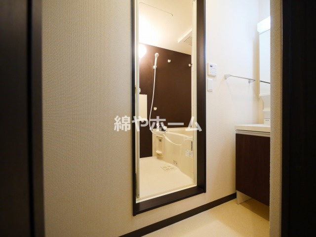 フジパレス山之内Ⅱ番館の洗面所|忙しい朝には欠かせない洗面所です