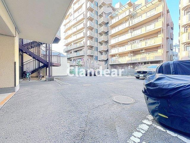 グリーンパーク第18綾瀬の駐車場|ドキドキの新生活も、安心してスタート。ぴったりの住まいを見つけませんか？クランディアが一緒に住まい選びをサポートします‼　まずは、お気軽にお問合せください　＃クランディア