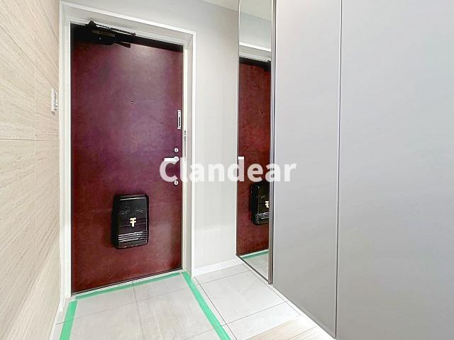 グリーンパーク第18綾瀬の玄関|ドキドキの新生活も、安心してスタート。ぴったりの住まいを見つけませんか？クランディアが一緒に住まい選びをサポートします‼　まずは、お気軽にお問合せください　＃クランディア