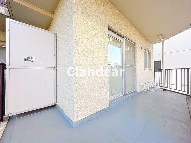 グリーンパーク第18綾瀬のバルコニー|ドキドキの新生活も、安心してスタート。ぴったりの住まいを見つけませんか？クランディアが一緒に住まい選びをサポートします‼　まずは、お気軽にお問合せください　＃クランディア