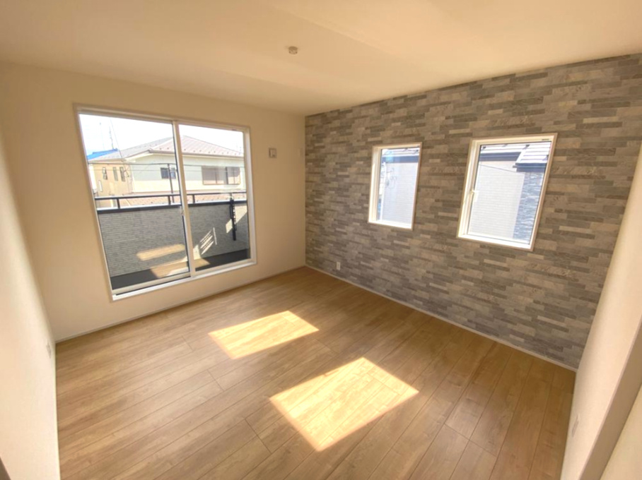 【Blooming Garden】国分寺市北町５丁目の洋室|居室に完備の収納は、お部屋を広々使うことが出来る優れもの！大切な思い出の品や、「今は使わない」季節ものを大切に保管♪スッキリ綺麗なお部屋で、趣味の時間も更に充実♪