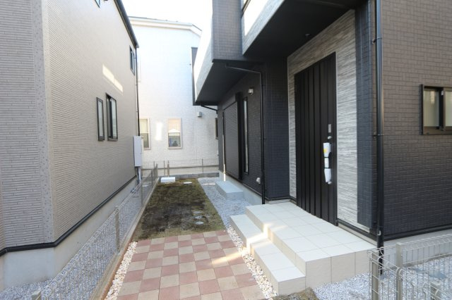 【Blooming Garden】国分寺市北町５丁目の外観|周辺はスーパー、コンビニが徒歩10分圏内に揃う便利な環境です。