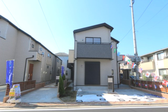 【Blooming Garden】国分寺市北町５丁目の外観|ポップアップ天井や折り上げ天井を採用することでリビング～キッチンの開放感を演出。