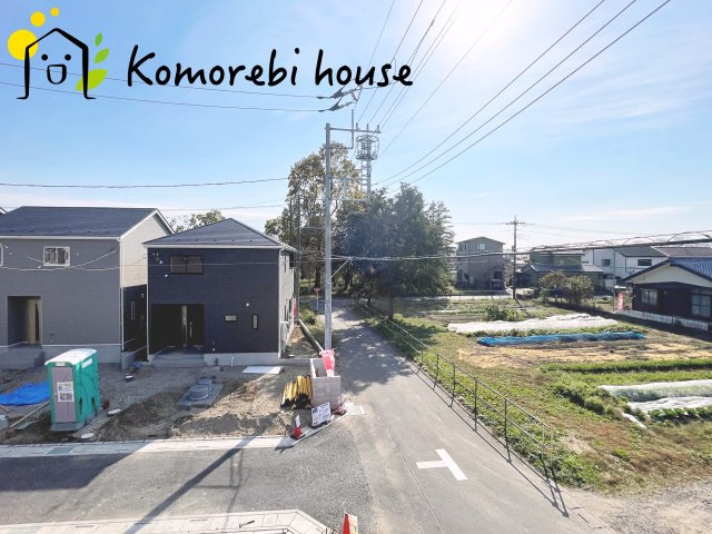 さいたま市西区飯田新田第2　新築一戸建て　クレイドルガーデン　01の展望|高い建物に囲まれないため、バルコニーからの眺望は開放的。朝日や夕焼けの美しさを日々感じられる、心が落ち着く景色が広がります。