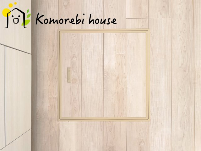 さいたま市西区飯田新田第2　新築一戸建て　クレイドルガーデン　01の内装|普段はしまっておきたい非常食や季節家電を、足元にすっきり収納。生活動線を邪魔せず、いざという時サッと取り出せる頼れる床下収納です。