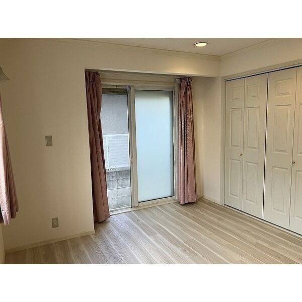 芦屋市翠ヶ丘町戸建の洋室