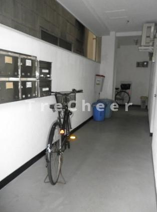 高垣ビルのエントランス