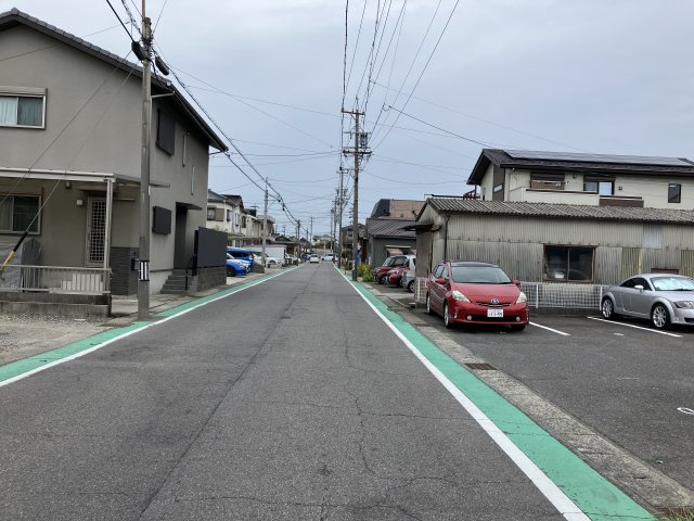 碧南市平七町3丁目の前面道路含む現地写真