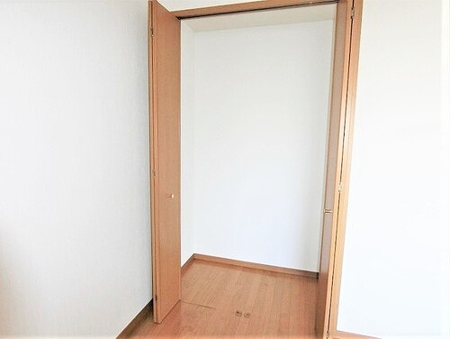 パルメゾン野間園弐番館の収納|洋室（約5.9畳）の収納　※2021年2月撮影