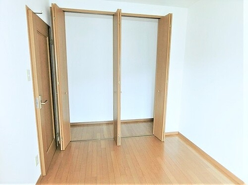 パルメゾン野間園弐番館の収納|洋室（約5.7畳）の収納　※2021年2月撮影