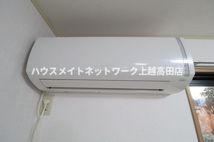 ロイヤルタウン寺町 六番館の設備|エアコン