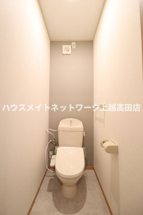 ロイヤルタウン寺町 六番館のトイレ|温水洗浄暖房便座
