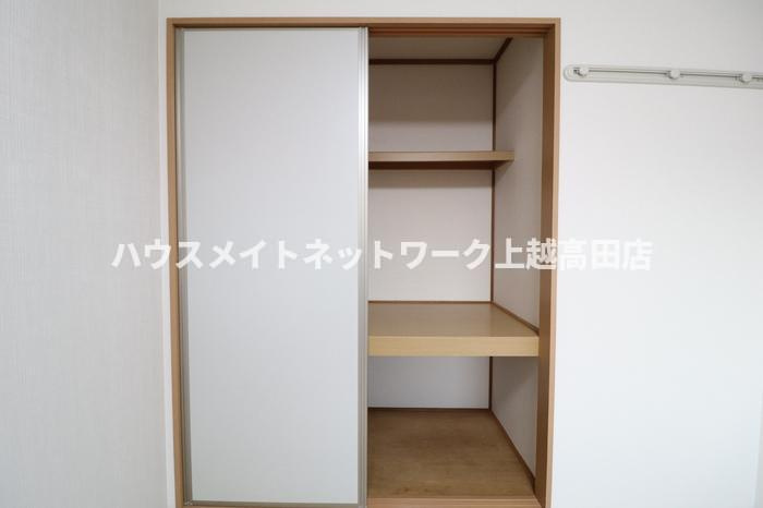 ロイヤルタウン寺町 六番館の収納|物入