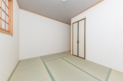 【和室】 | 大阪市住之江区浜口西１丁目　中古戸建 | 和室には収納付き！来客用の寝具や座布団の収納にも便利です。内覧・お問い合わせはお気軽にどうぞ。