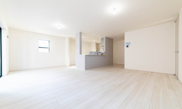 【居間・リビング】 | 大和市西鶴間7丁目 新築戸建 全8棟