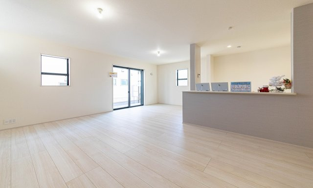 【居間・リビング】 | 大和市西鶴間7丁目 新築戸建 全8棟
