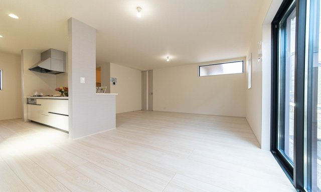 【居間・リビング】 | 大和市西鶴間7丁目 新築戸建 全8棟