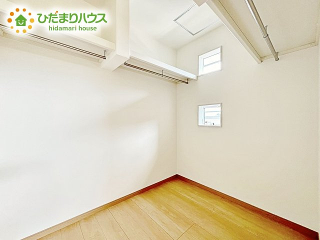 【収納】 | 水戸市河和田町　中古戸建 | 小物類から掃除機やシーズンオフの暖房器具といった大きいものまで1か所に収納できる、機能的な大容量クローゼット付き(^^♪光の影響を受けにくいので、物の保存に最適♪