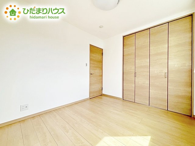 【洋室】 | 水戸市河和田町　中古戸建 | シンプルな内観ですのでさまざまなインテリアスタイルを楽しめます。