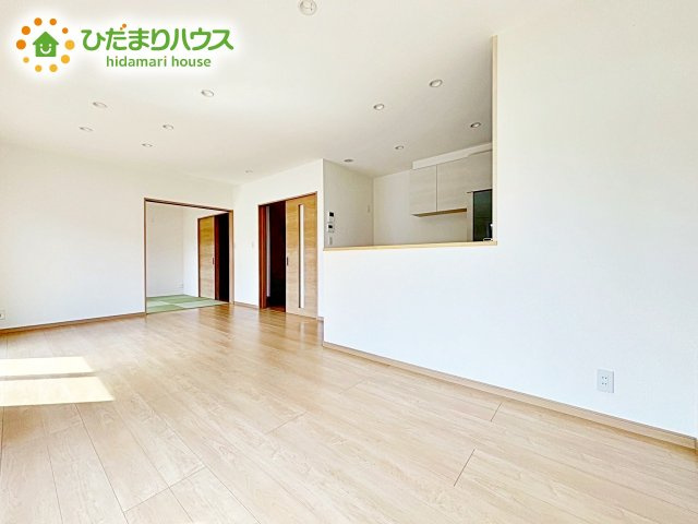 【居間・リビング】 | 水戸市河和田町　中古戸建 | 大型テレビに大型ソファー(^^)どんなインテリアにするか考えただけでわくわくしますね！