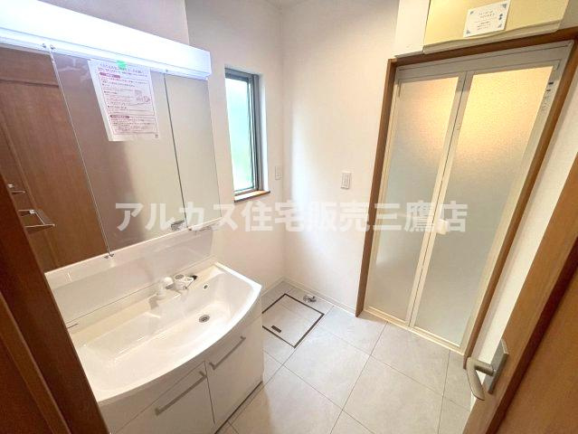 【内覧動画公開中！】三鷹市牟礼７丁目 中央線 吉祥寺駅 中古戸建の独立洗面台